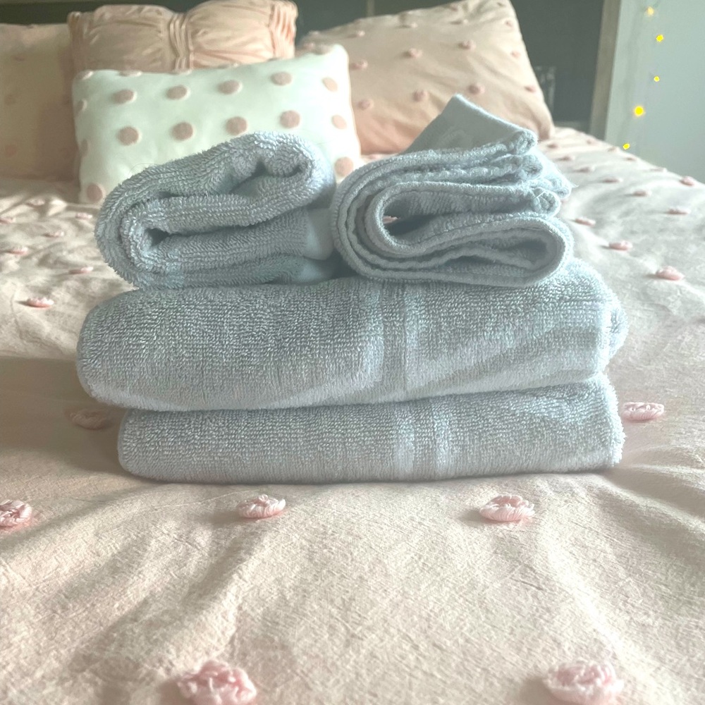 Kate Spade Hand Towel Set